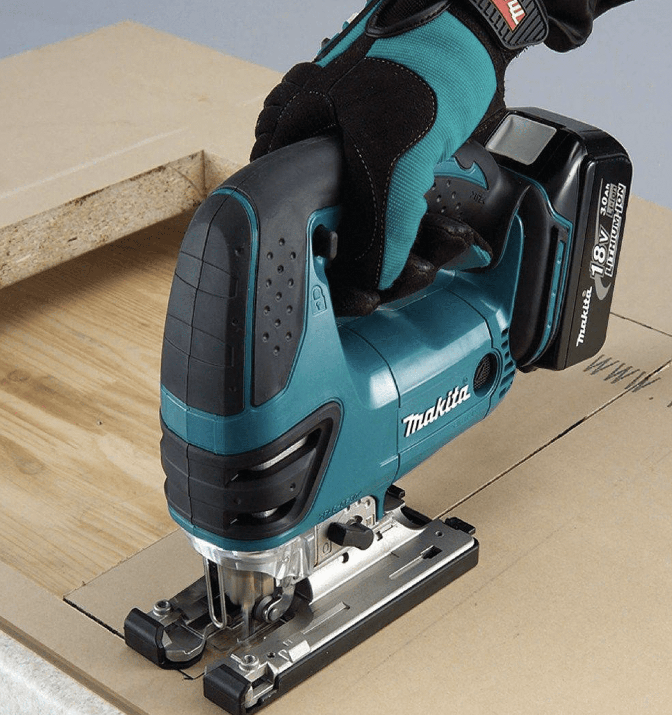 7 Types of Power Tools For Cutting Wood and When To Use Them