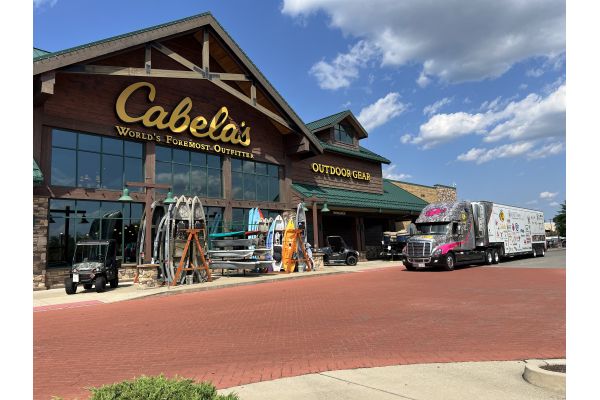 Shoot Like A Woman to Go to Cabela’s in Fort Value, Texas