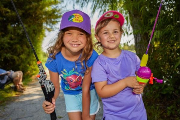Johnny Morris and Bass Pro Shops donate more than 40,000 rods and reels nationwide in challenge to get more kids fishing