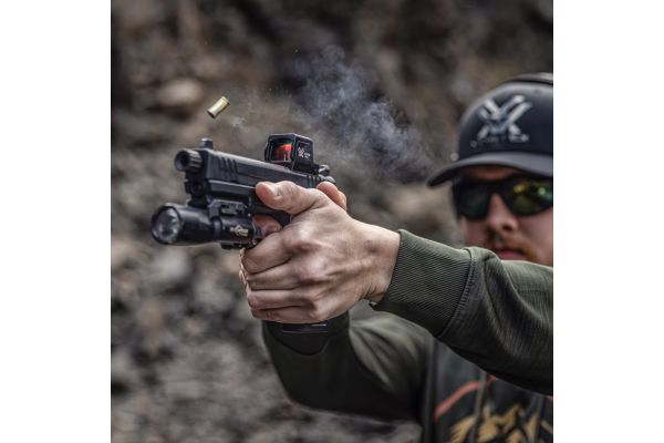 VENOM® ENCLOSED MICRO RED DOT: SIMPLE. RUGGED. FULL-COVERAGE PROTECTION.
